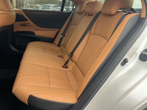 Used 2025 Lexus ES 300h Ultra Luxury image 34
