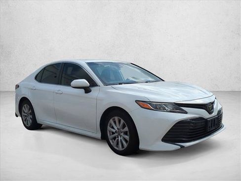 Used 2019 Toyota Camry LE FWD image 3