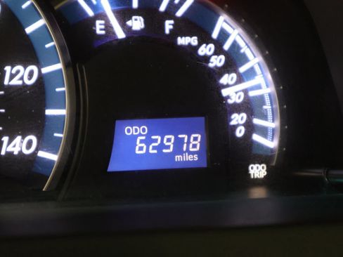 Used 2014 Toyota Camry XLE w/ Leather Package FWD image 39
