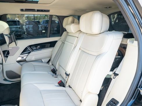 Used 2025 Land Rover Range Rover Long Wheelbase Autobiography image 26
