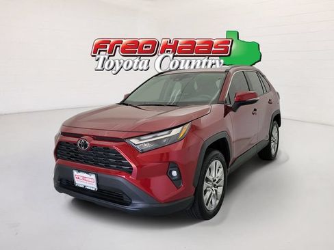 Used 2025 Toyota RAV4 XLE Premium FWD image 1