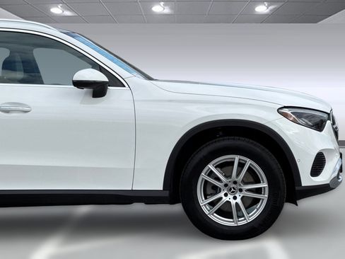Certified 2025 Mercedes-Benz GLC 300 4MATIC image 36