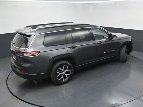 Used 2024 Jeep Grand Cherokee L Limited w/ Luxury Tech Group II image 39