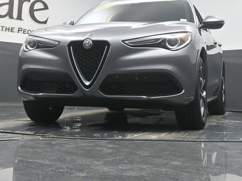 Used 2020 Alfa Romeo Stelvio Ti image 4