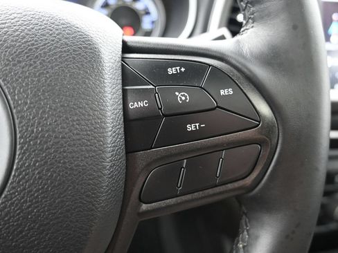 Used 2019 Jeep Cherokee Trailhawk w/ Comfort/Convenience Group AWD/4WD image 26
