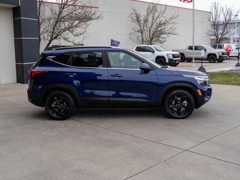 Certified 2026 Kia Seltos EX w/ EX Sunroof Package image 8