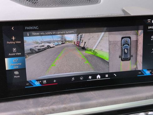 Used 2025 BMW X5 xDrive50e w/ Executive Package image 32