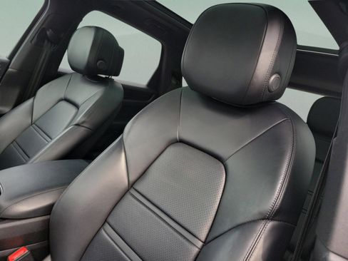 Used 2020 Porsche Cayenne E-Hybrid image 23