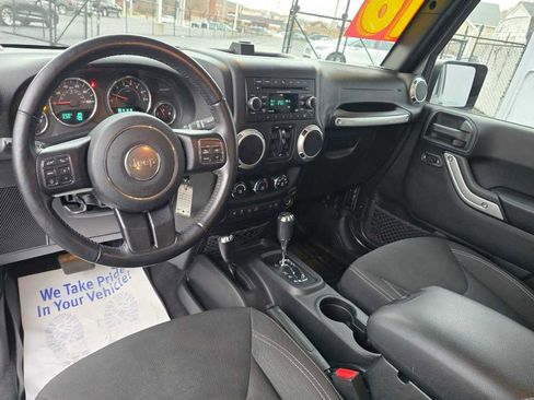 Used 2016 Jeep Wrangler Unlimited Sahara w/ Connectivity Group image 13