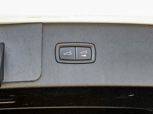 Used 2020 Porsche Cayenne AWD/4WD image 53