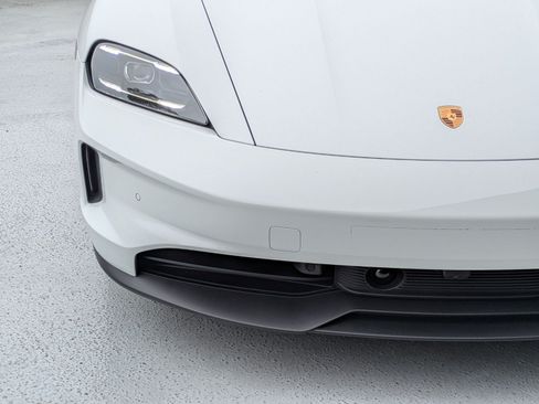 Certified 2025 Porsche Taycan AWD/4WD image 12