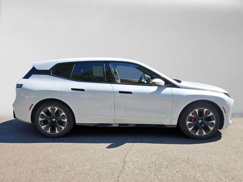 Used 2026 BMW iX xDrive60 w/ M Sport Package AWD/4WD image 36