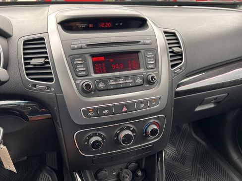 Used 2014 Kia Sorento LX AWD/4WD image 16