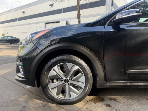 Used 2022 Kia Niro EX w/ Cold Weather Package image 8