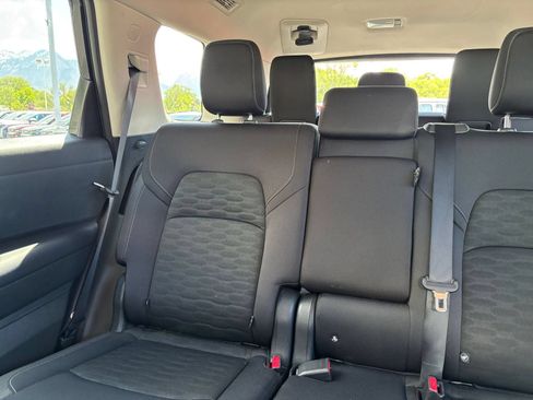 Used 2025 Nissan Pathfinder SV AWD/4WD image 42