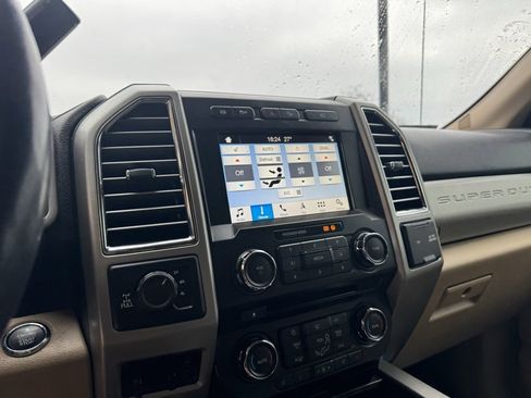 Used 2017 Ford F250 Lariat w/ Lariat Ultimate Package image 10