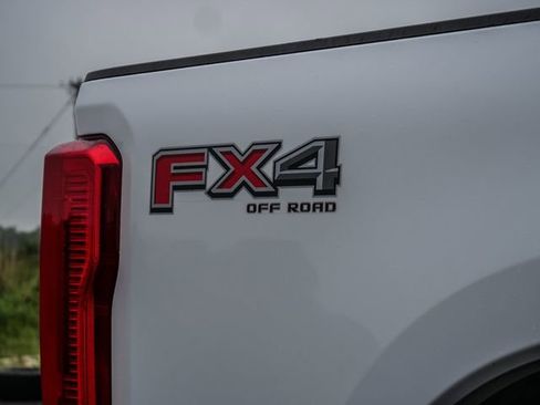 Used 2024 Ford F250 XLT w/ FX4 Off-Road Package AWD/4WD image 12