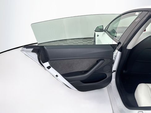 Used 2022 Tesla Model 3 Standard Range Plus RWD image 25