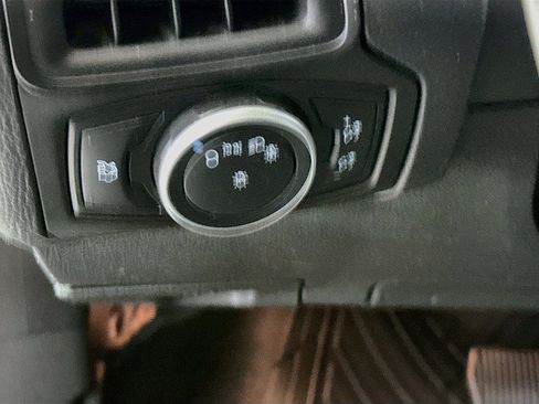 Used 2018 Ford Focus SE FWD image 10