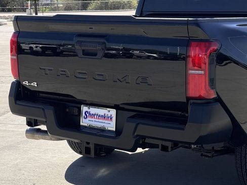 Used 2025 Toyota Tacoma SR image 6