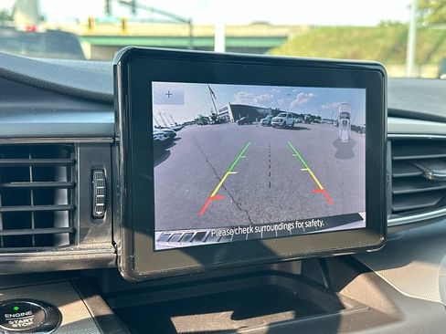 Used 2020 Ford Explorer XLT w/ Equipment Group 202A AWD/4WD image 23