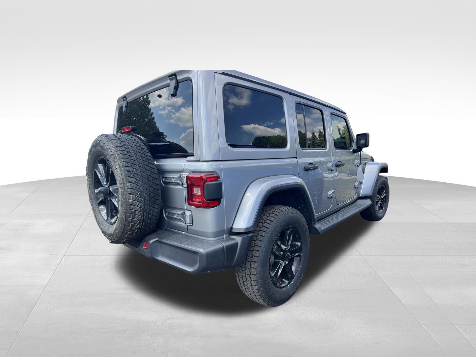 Used 2021 Jeep Wrangler Unlimited Sahara AWD/4WD image 7