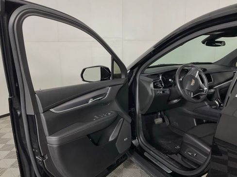 Certified 2025 Cadillac XT6 Luxury image 21