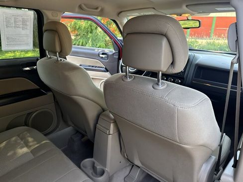 Used 2012 Jeep Patriot Latitude w/ Altitude Pkg AWD/4WD image 30