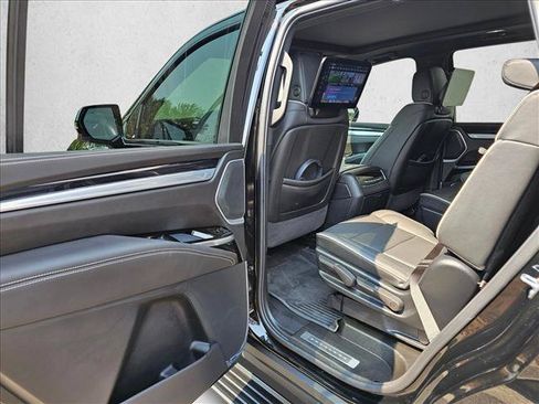 Used 2025 Cadillac Escalade Sport w/ Touring Package AWD/4WD image 18