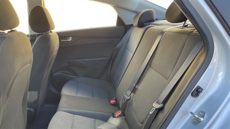 Used 2020 Hyundai Accent SE FWD image 16