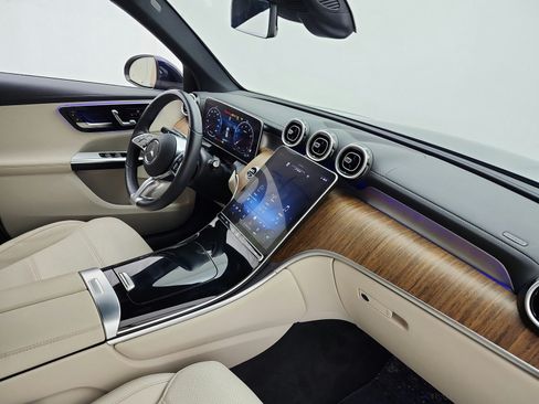 Used 2024 Mercedes-Benz GLC 300 image 18