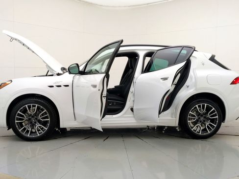 Used 2024 Maserati Grecale GT image 18