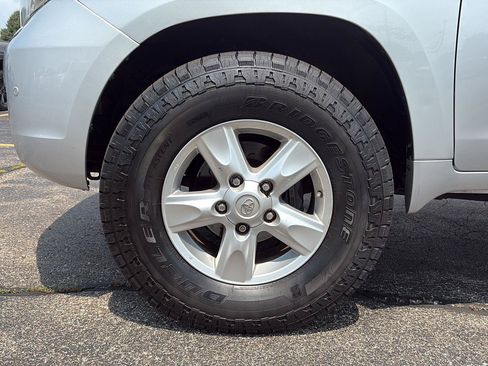 Used 2009 Toyota Land Cruiser w/ Upgrade Pkg AWD/4WD image 24