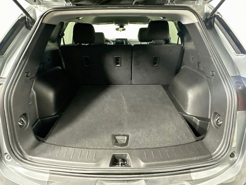 Used 2025 Chevrolet Blazer LT FWD image 28