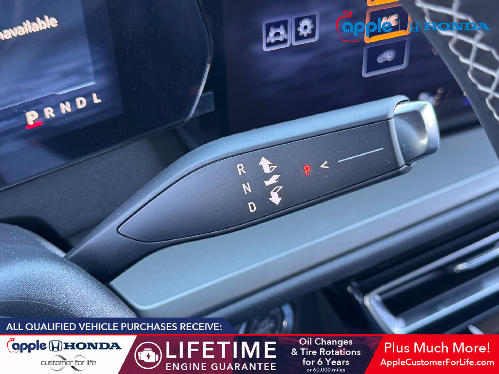 Used 2026 Chevrolet Traverse LT w/ Driver Confidence Package FWD image 16