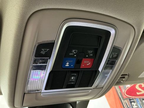Used 2022 RAM 1500 Laramie AWD/4WD image 49