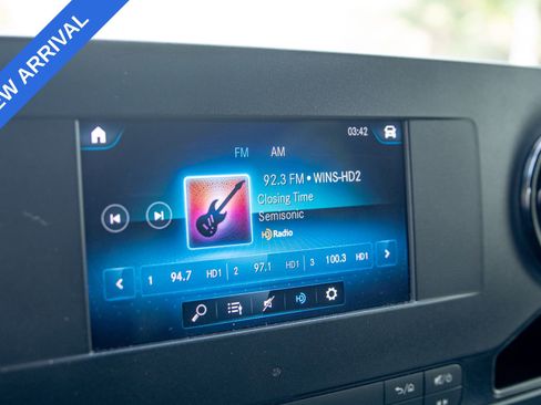 Used 2024 Mercedes-Benz Sprinter 2500 image 12