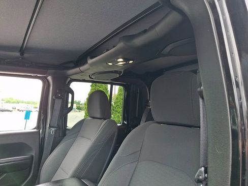 Used 2021 Jeep Gladiator Sport AWD/4WD image 13
