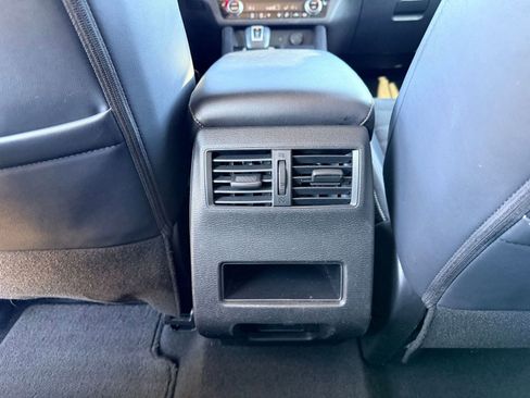 Used 2024 Mitsubishi Outlander SE image 24