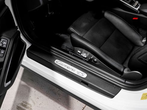 Used 2017 Porsche 911 Carrera 4S image 23