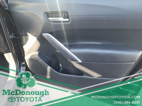 Certified 2024 Toyota Corolla Cross XLE image 25
