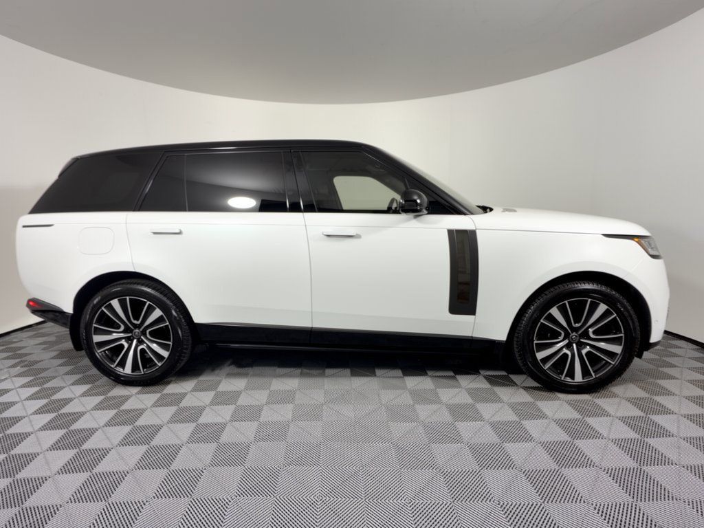 Used 2023 Land Rover Range Rover SV AWD/4WD image 8