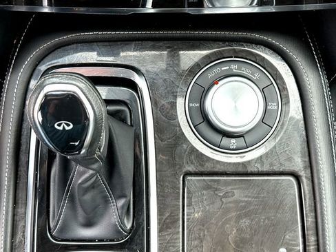 Used 2024 INFINITI QX80 Luxe image 18