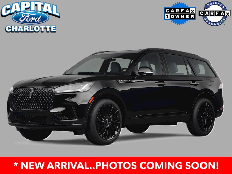Used 2026 Lincoln Aviator 2WD image 2