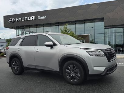 Used 2022 Nissan Pathfinder SV w/ SV Black Package