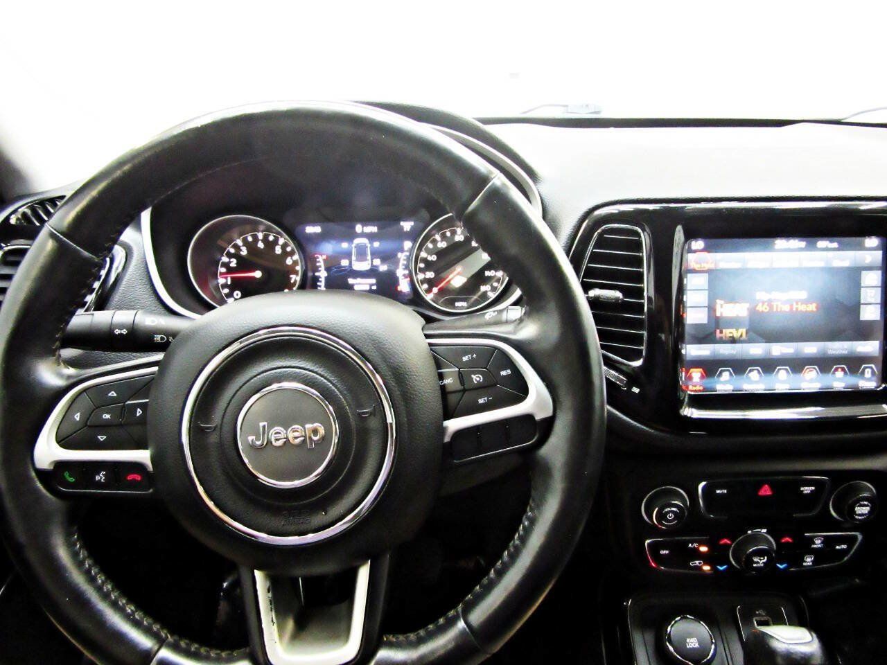Used 2018 Jeep Compass Limited w/ Navigation Group AWD/4WD image 16