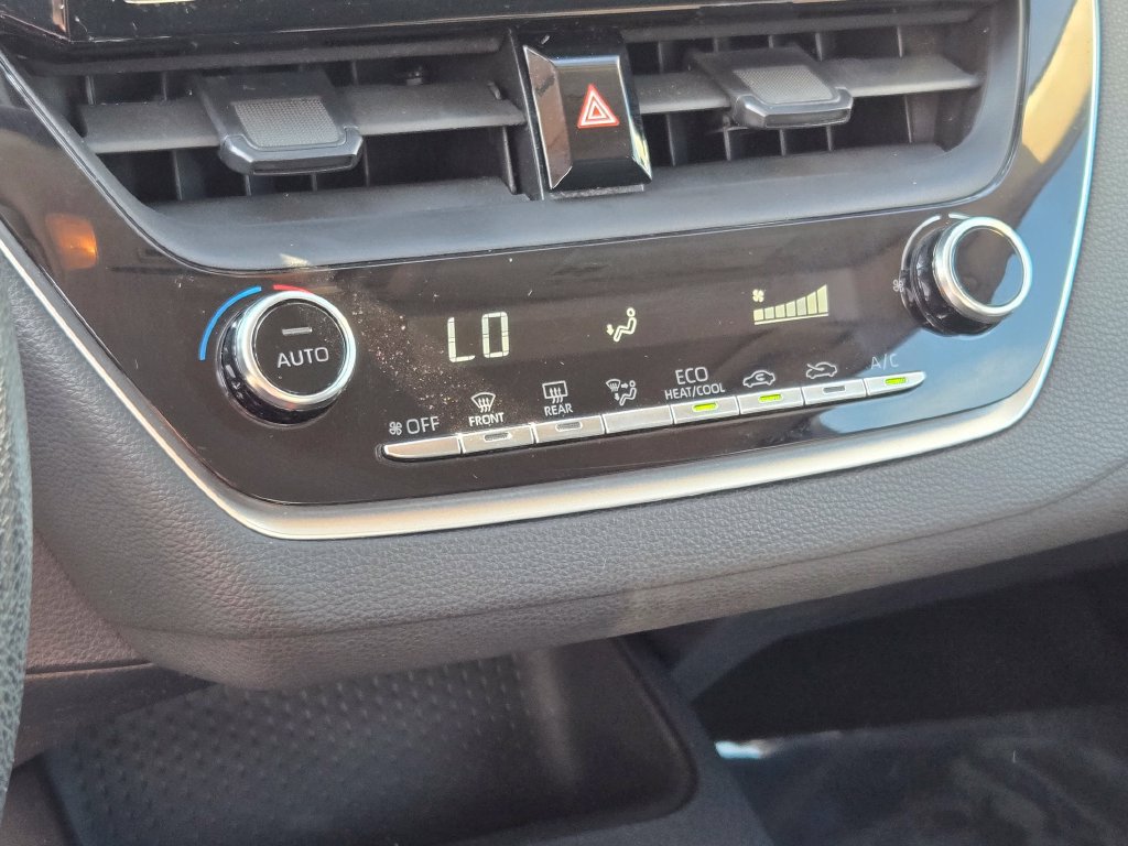 Used 2022 Toyota Corolla LE FWD image 31