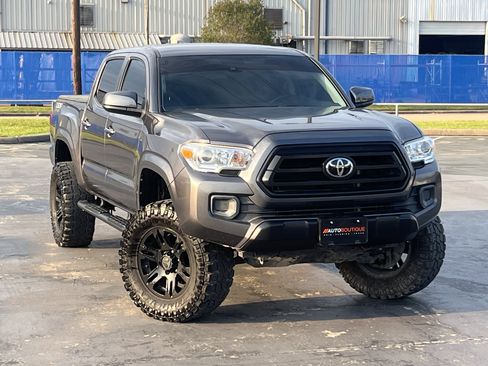 Used 2020 Toyota Tacoma SR w/ SR Convenience Package image 3
