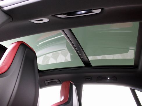 Certified 2025 Porsche Macan 4S Electric image 20