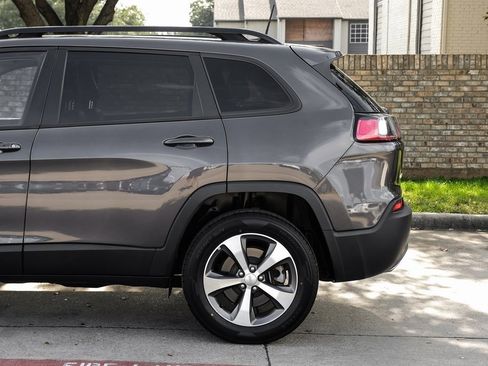 Used 2022 Jeep Cherokee Limited image 22